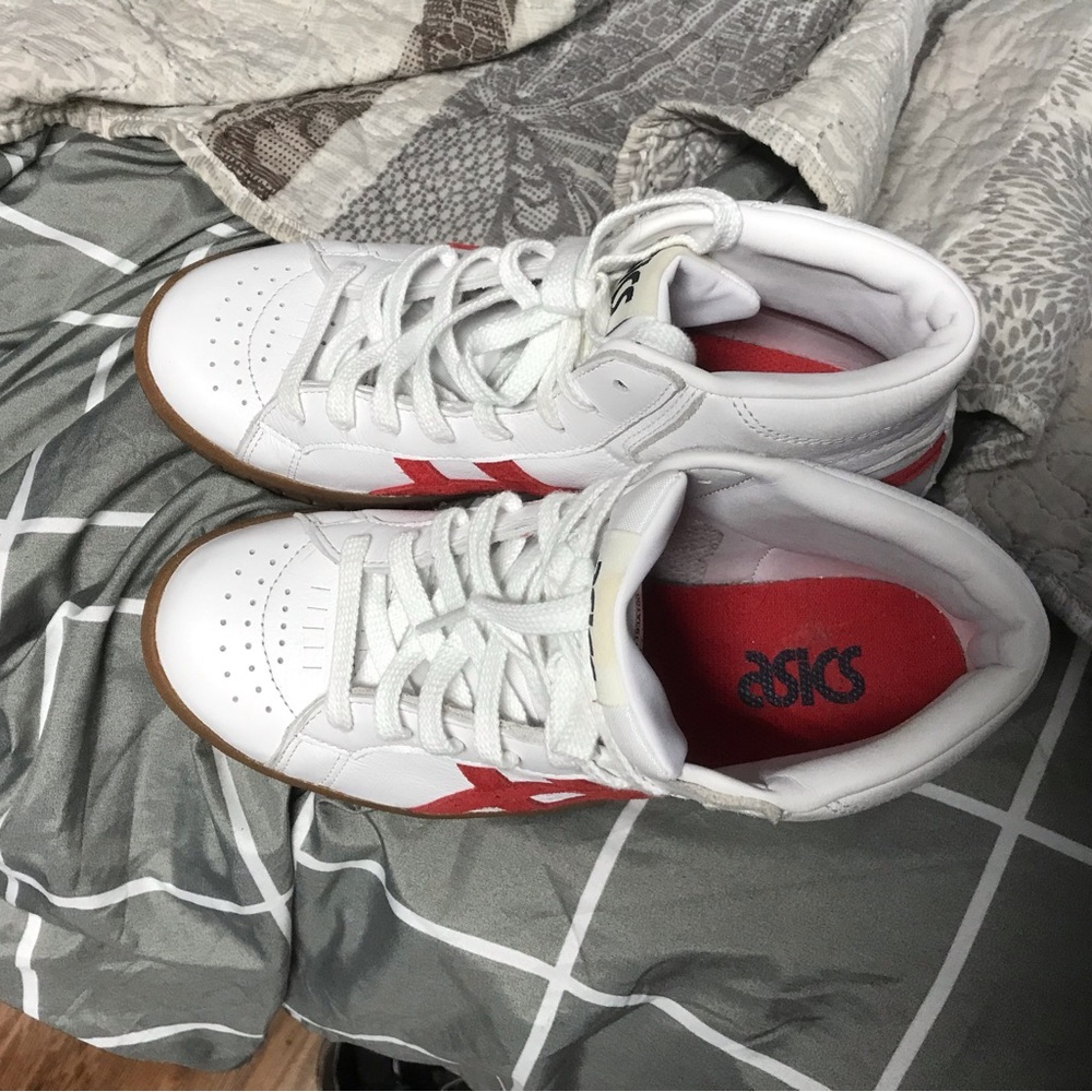 Women’s Size 6 ASICS